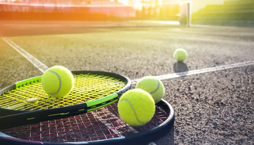 Tenis ziemny dla początkujących: zasady i tajniki gry na korcie