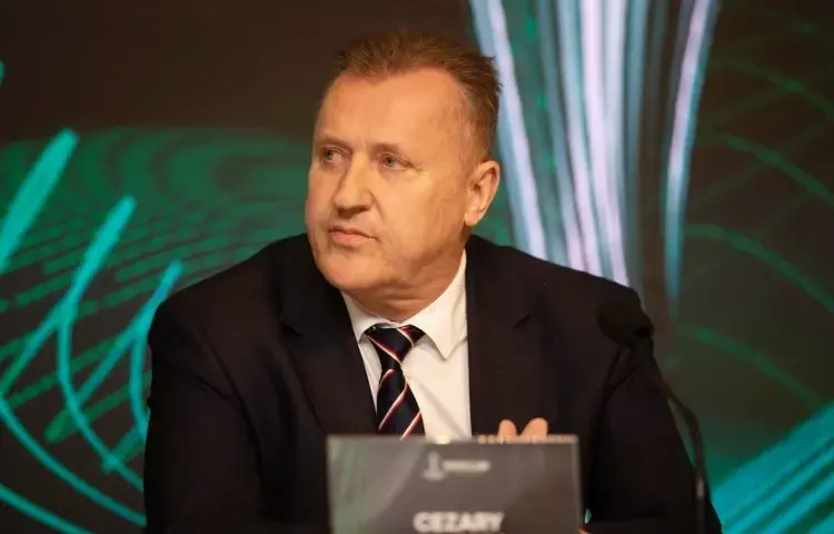 Szokujące zarobki prezesa PZPN. Ile naprawdę zarabia szef polskiej piłki?