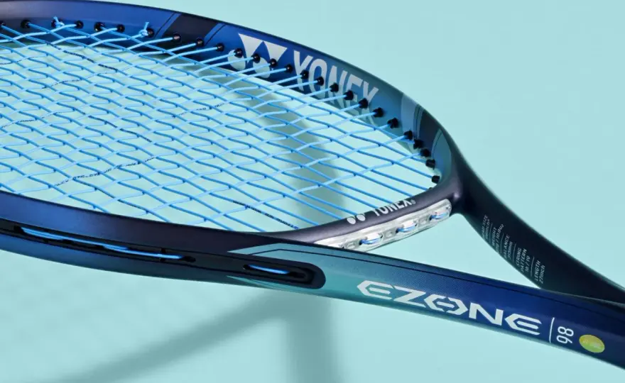 Yonex - Jaka rakieta dla Ciebie? Przewodnik po seriach EZONE, VCORE, PERCEPT