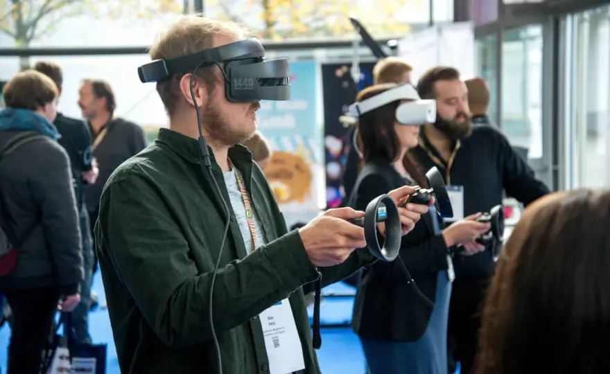 Przeniesienie do innego wymiaru: świat VR i jego znaczenie