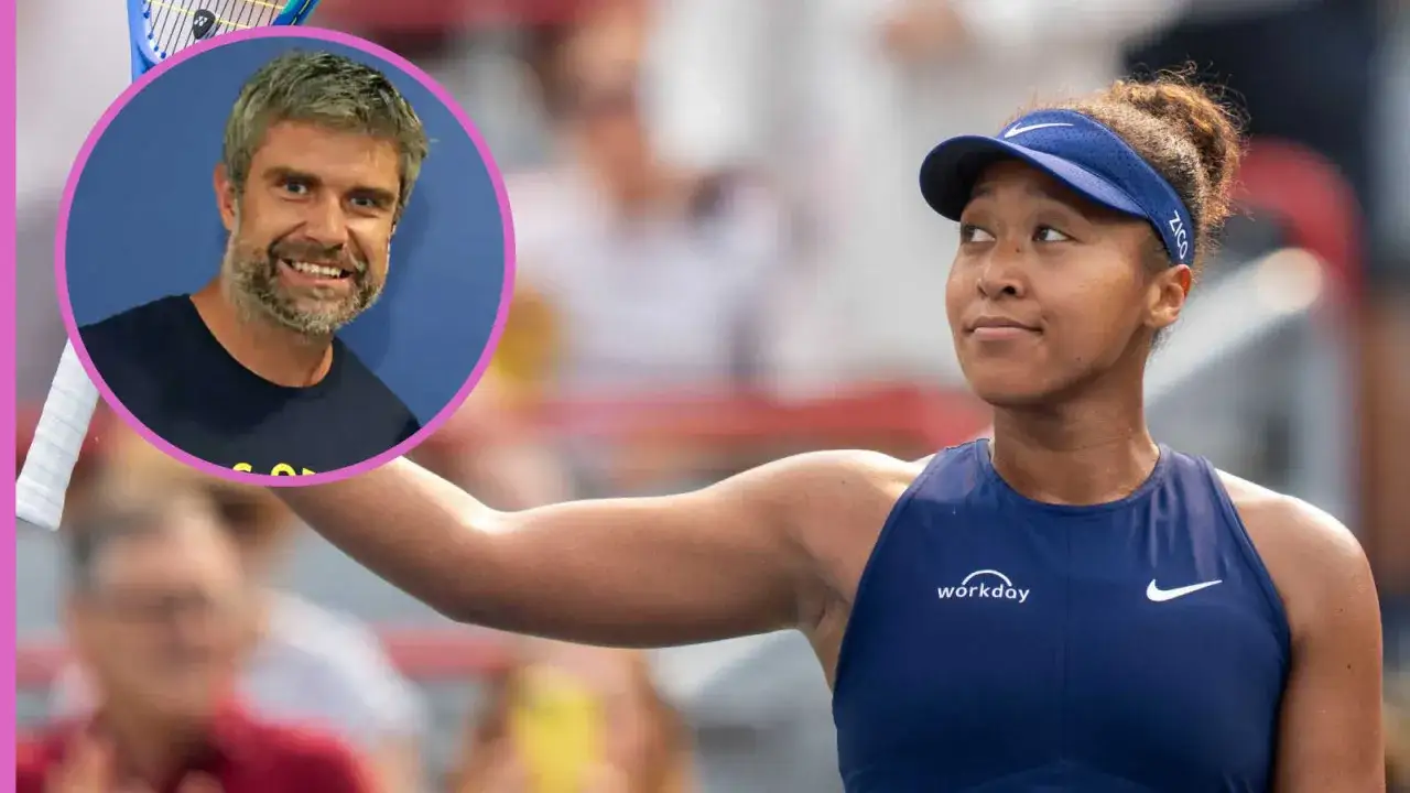 Uśmiechnięty Wiktorowski obok tenisistki Naomi Osaka na korcie.